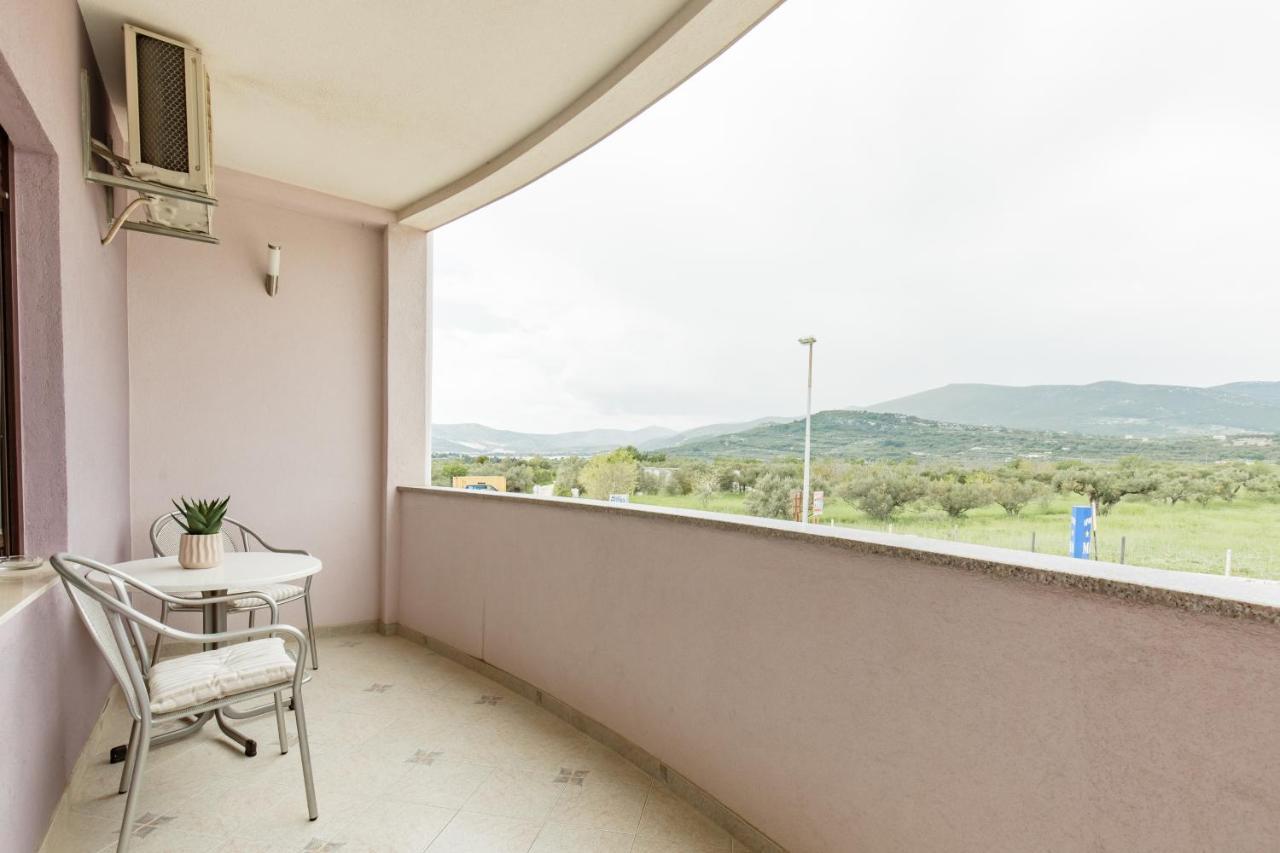 Apartments Mara Kaštela Kültér fotó